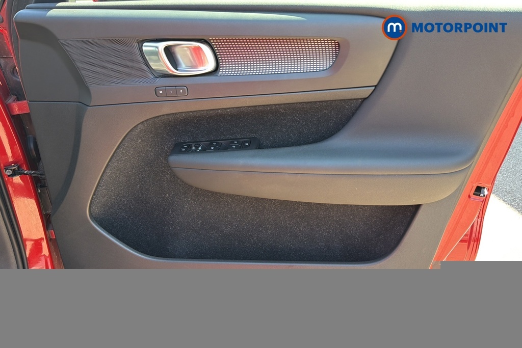 Volvo XC40 2.0 B4p R Design Pro Blue #24