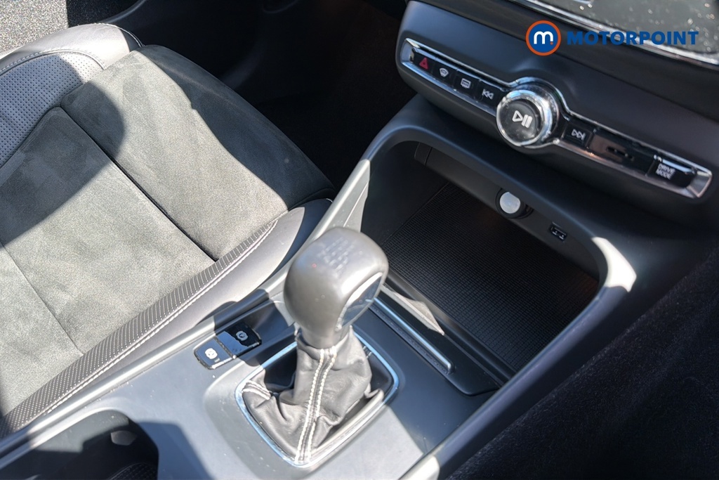 Volvo XC40 2.0 B4p R Design Pro Blue #22