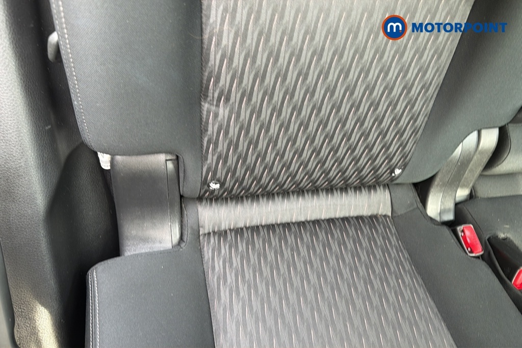 Nissan X-Trail Tekna White #29
