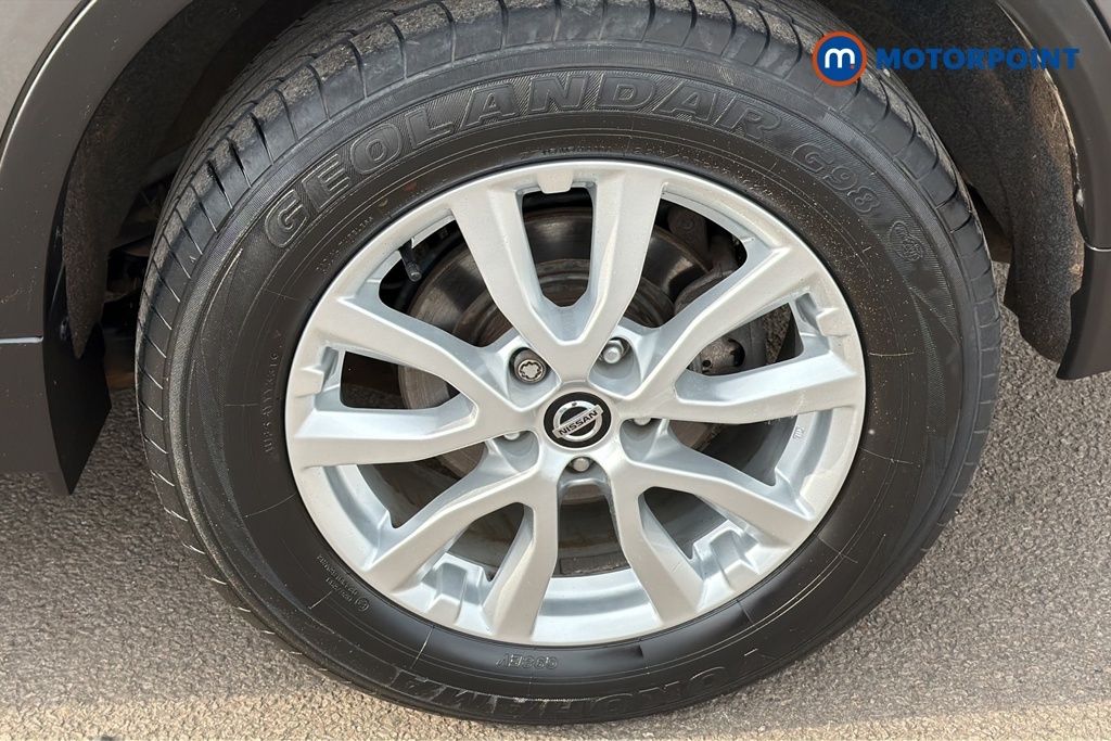 Nissan X-Trail Tekna White #40