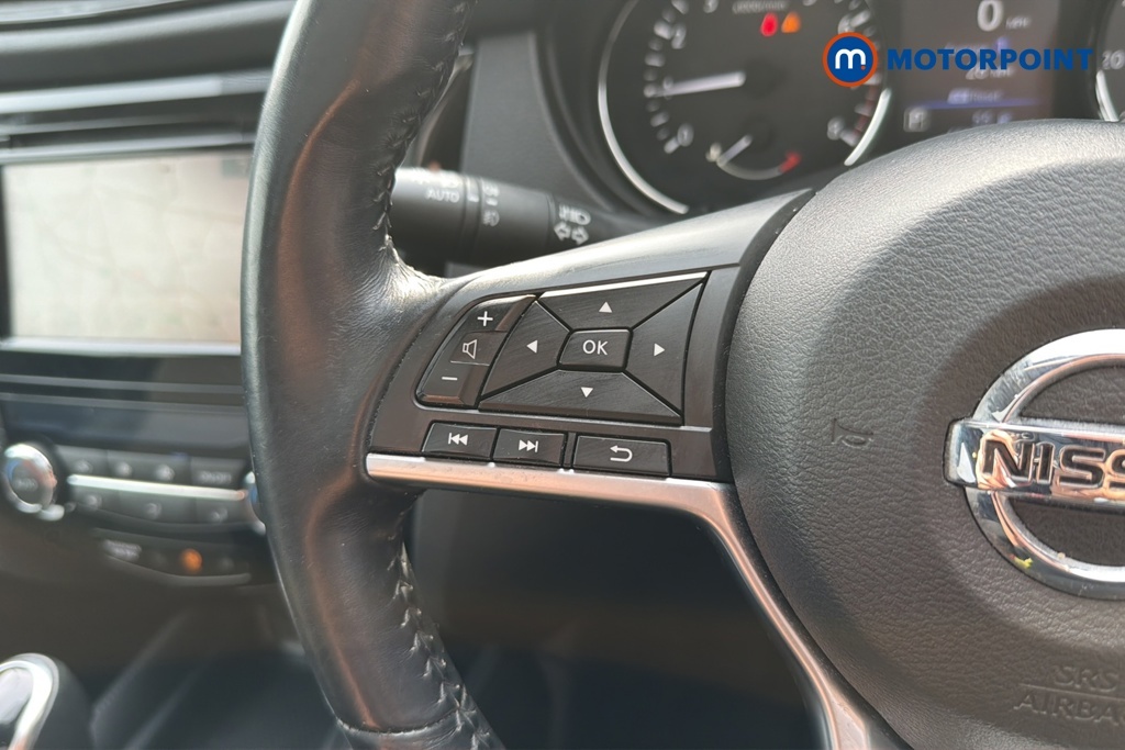 Nissan X-Trail Tekna White #12
