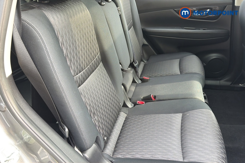 Nissan X-Trail Tekna White #27