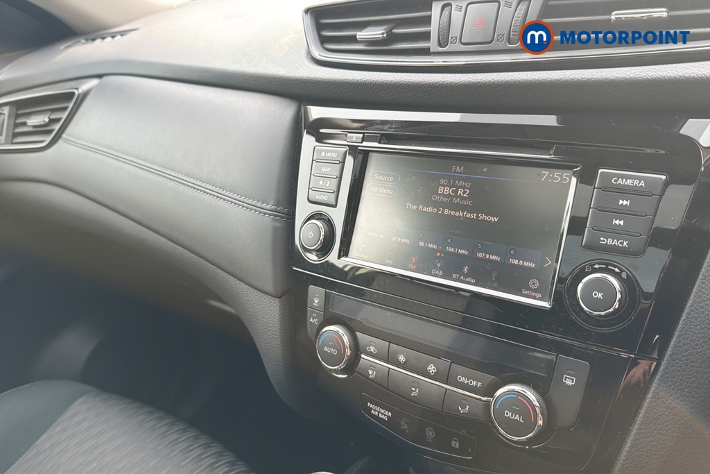 Nissan X-Trail Tekna White #16