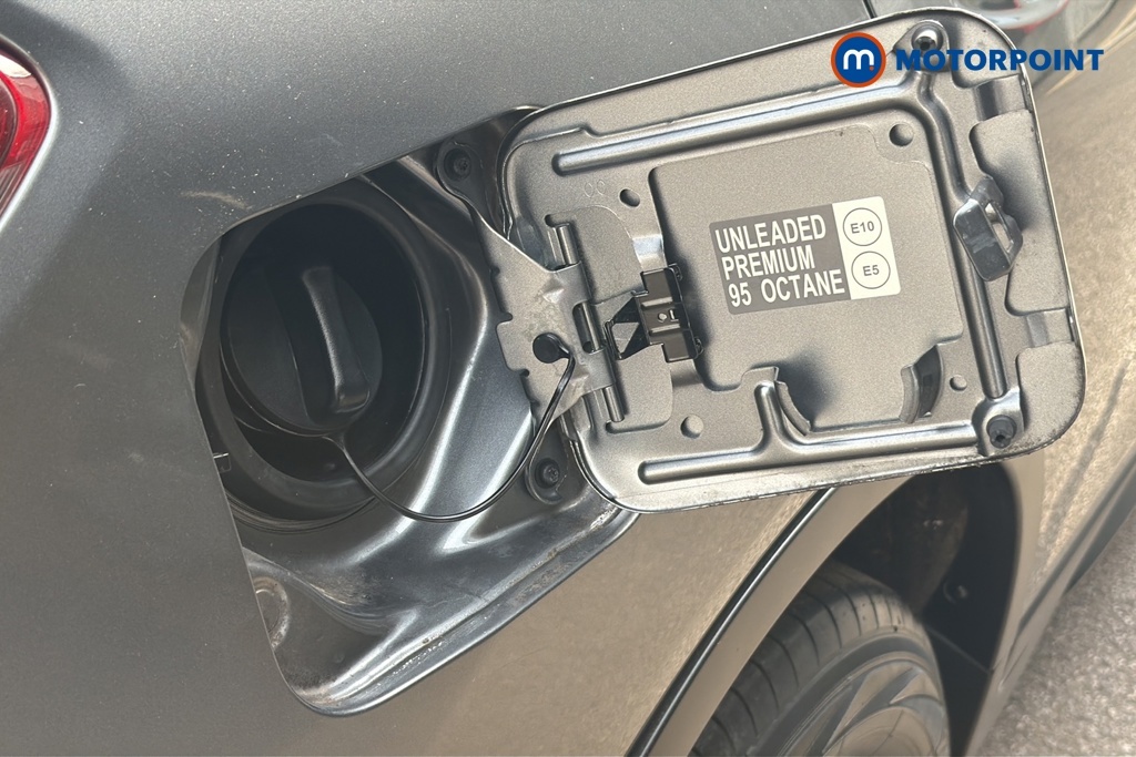 Nissan X-Trail Tekna White #36