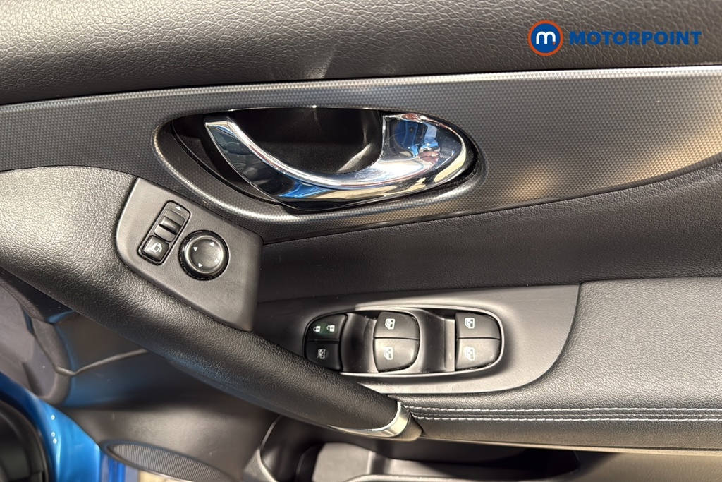 Nissan Qashqai Hatchback #23