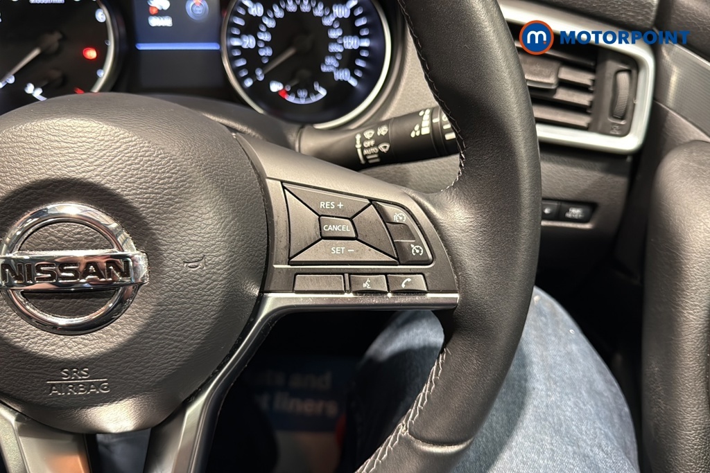 Nissan Qashqai Hatchback #11
