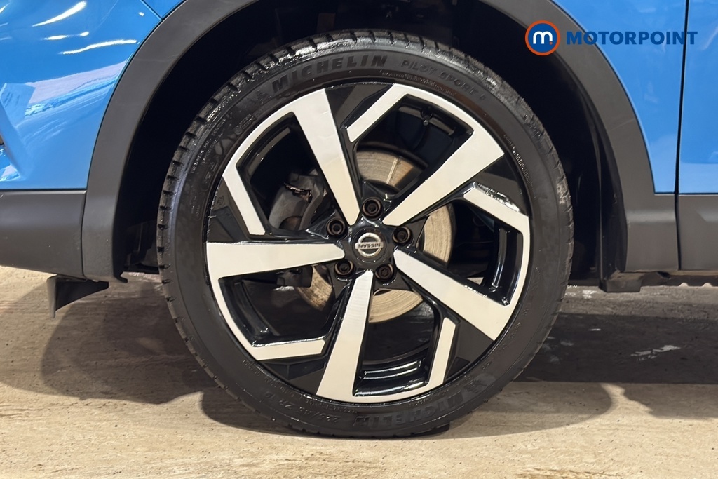 Nissan Qashqai Hatchback #41