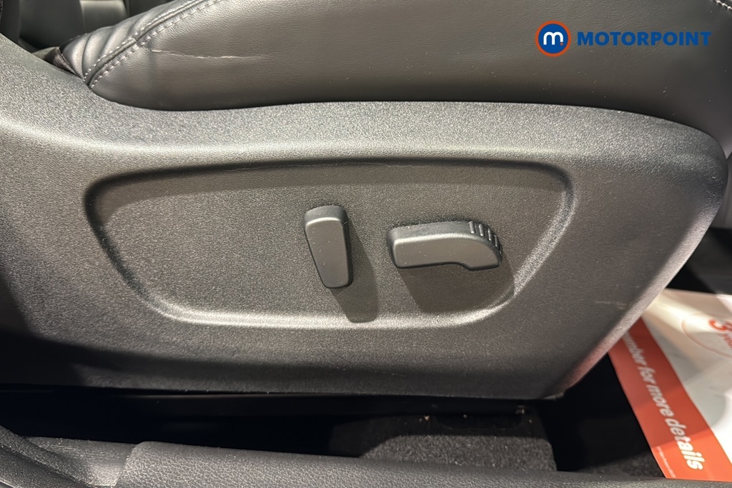 Nissan Qashqai Hatchback #27