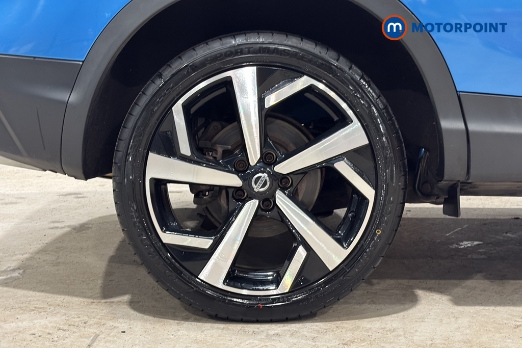 Nissan Qashqai Hatchback #43