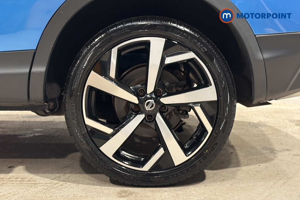 Nissan Qashqai Hatchback #42
