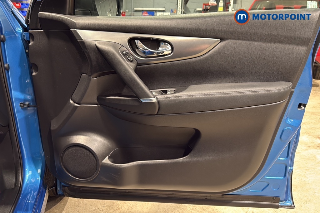Nissan Qashqai Hatchback #22