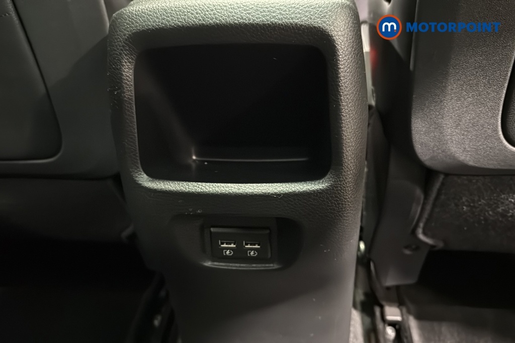 Nissan Qashqai Hatchback #32