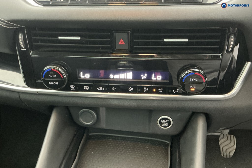Nissan Qashqai Hatchback Blue #25