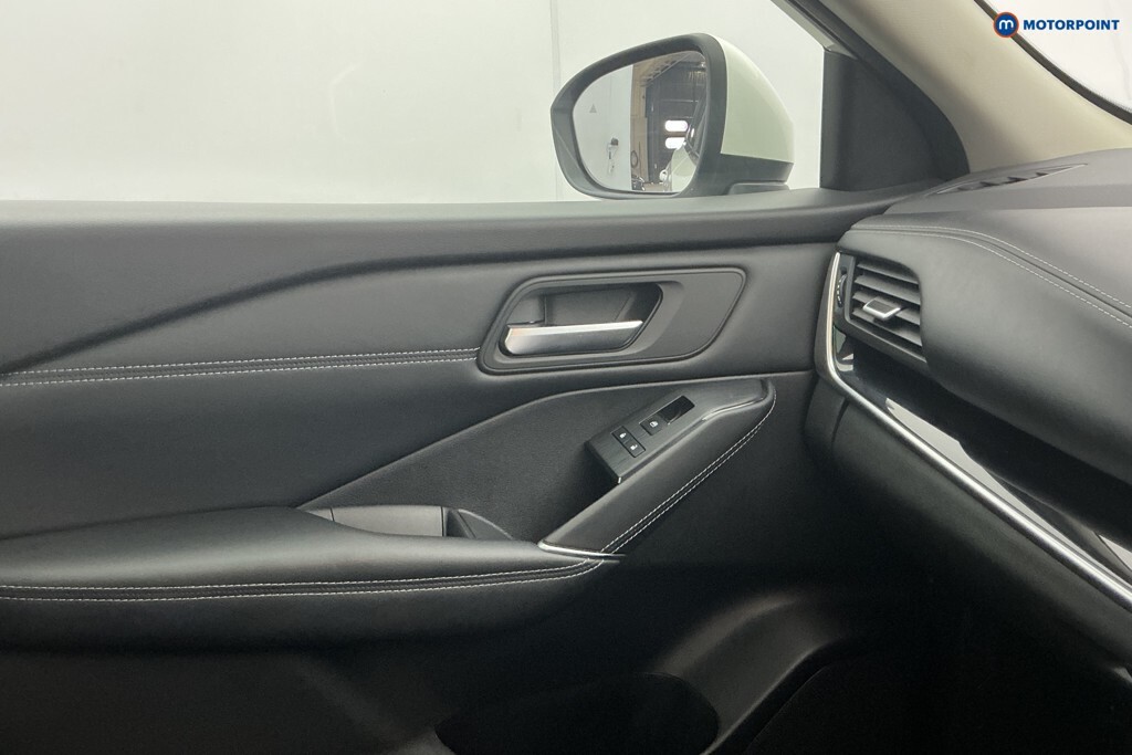 Nissan Qashqai Hatchback Blue #27