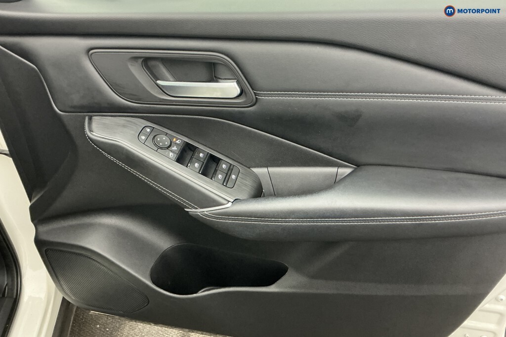 Nissan Qashqai Hatchback Blue #32