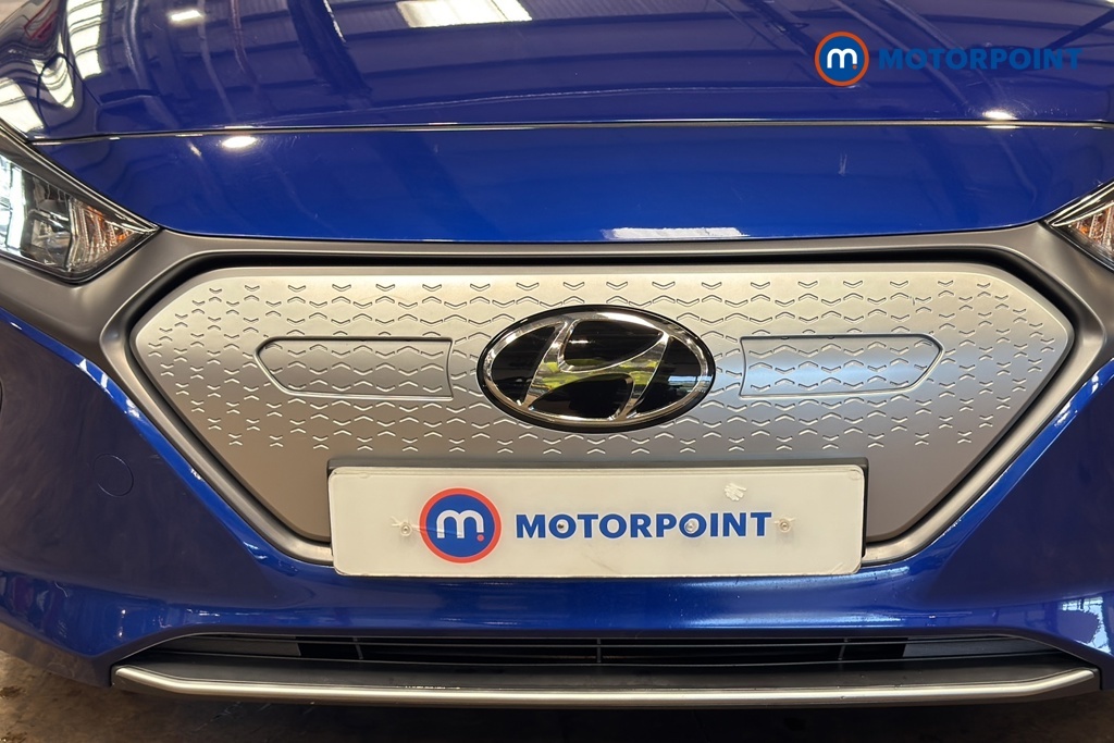 Hyundai Ioniq Hatchback Black #39