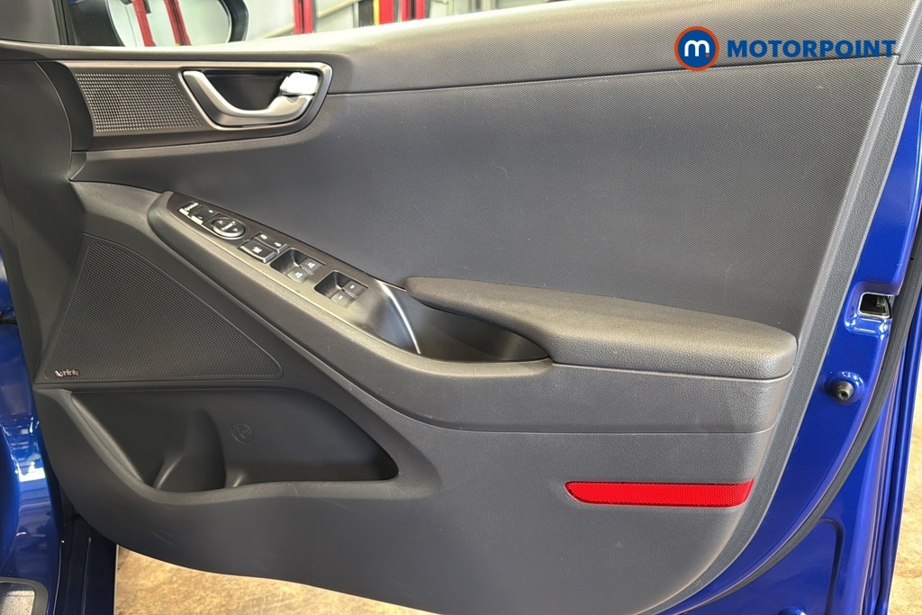 Hyundai Ioniq Hatchback Black #24
