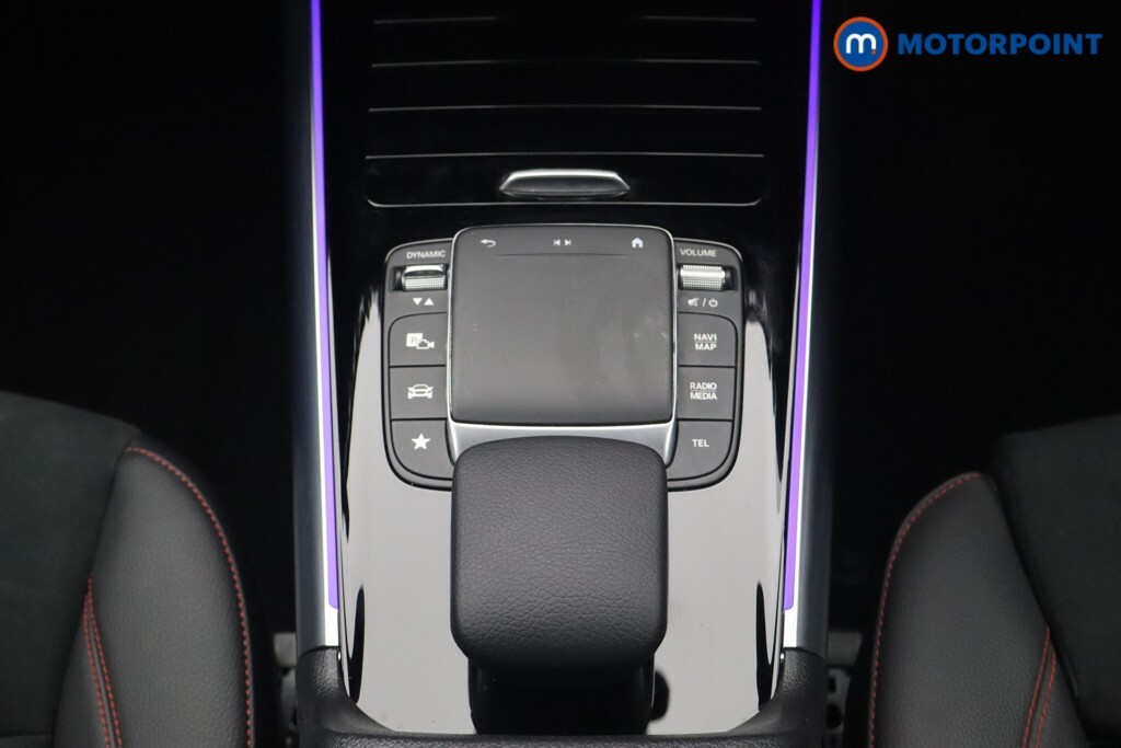 Mercedes-Benz GLA Class Amg Line White #15