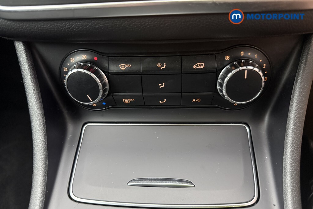 Mercedes-Benz GLA Class 1.6 Gla 180 Amg Line Edition 121 Bhp Black #21