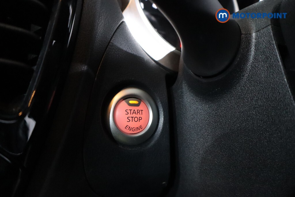Nissan Juke 1.6 112 Visia White #28