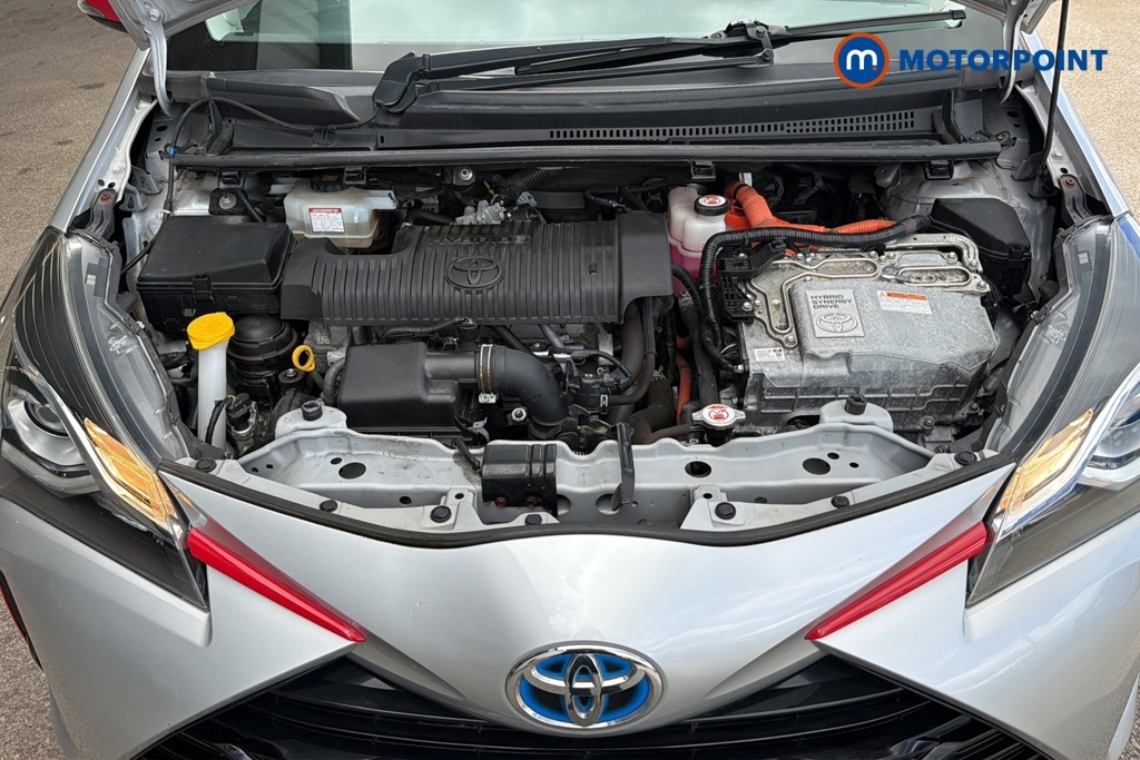 Toyota Yaris Icon Red #38