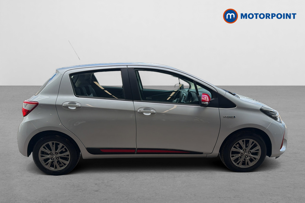 Toyota Yaris Icon Red #4