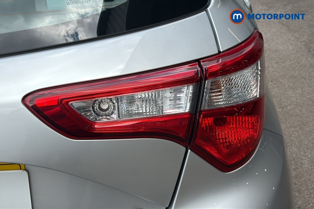 Toyota Yaris Icon Red #29