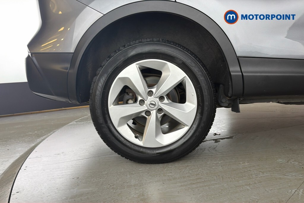 Nissan Qashqai Hatchback #43