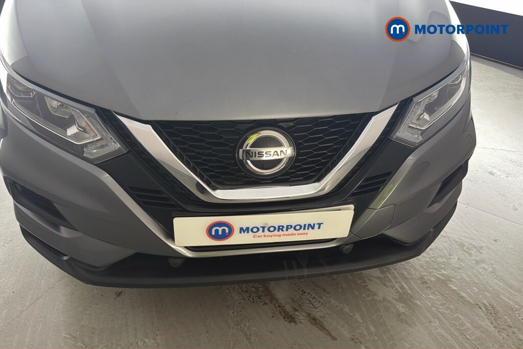 Nissan Qashqai Hatchback #40