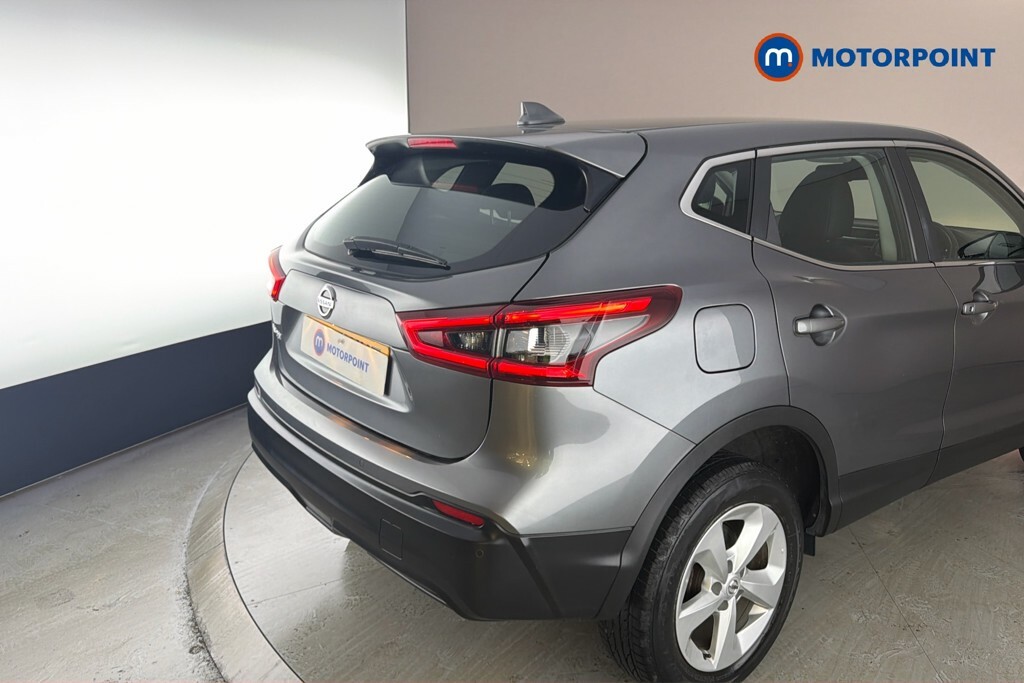 Nissan Qashqai Hatchback #34