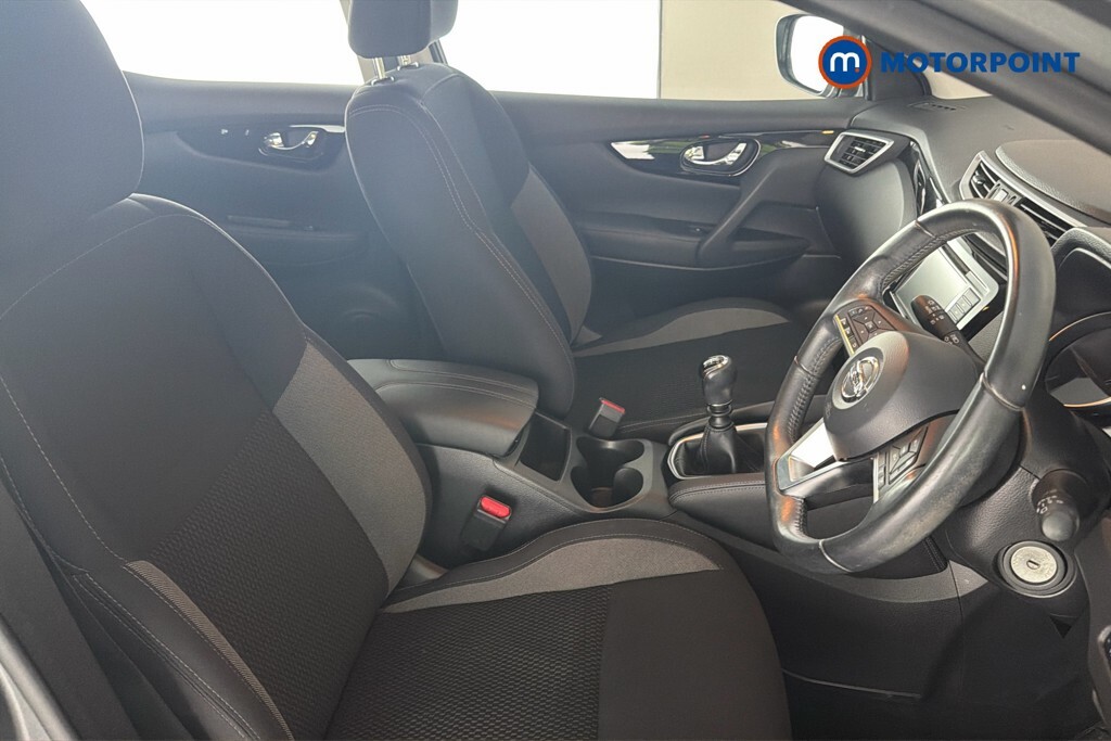 Nissan Qashqai Hatchback #27