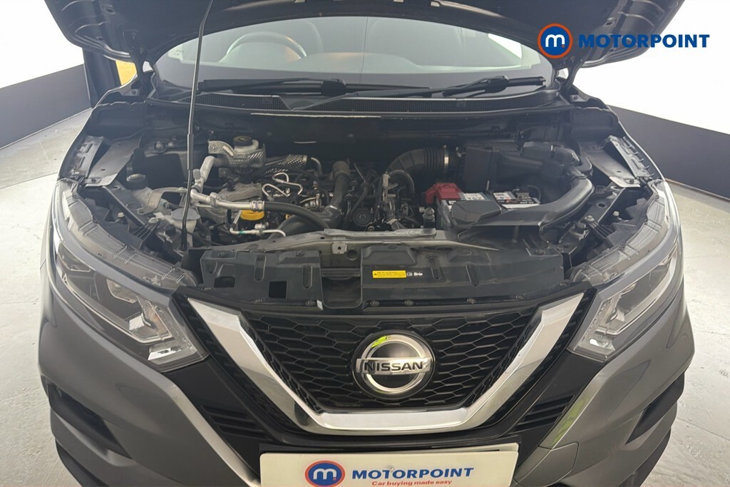 Nissan Qashqai Hatchback #45