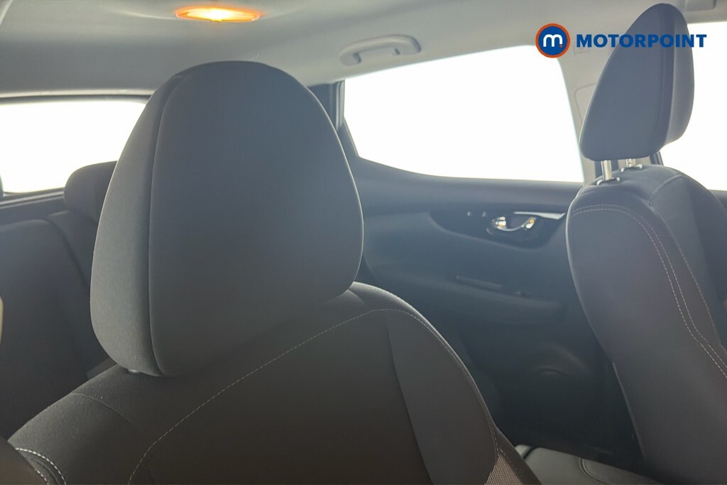 Nissan Qashqai Hatchback #28