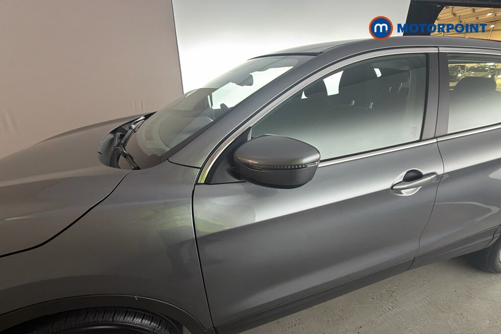 Nissan Qashqai Hatchback #38