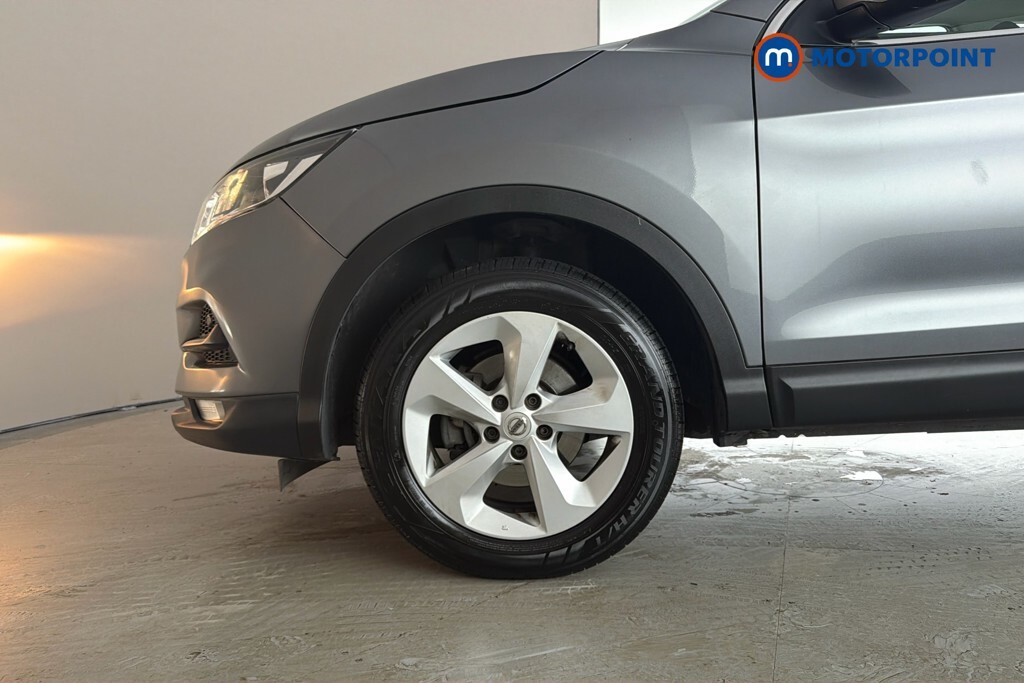Nissan Qashqai Hatchback #41
