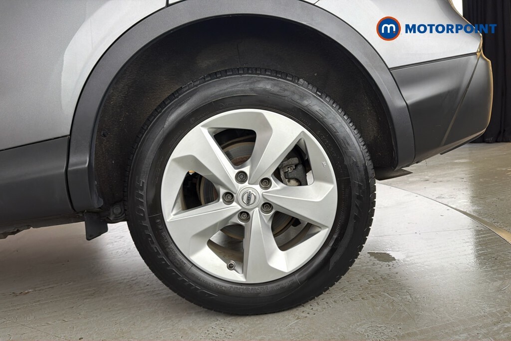 Nissan Qashqai Hatchback #42