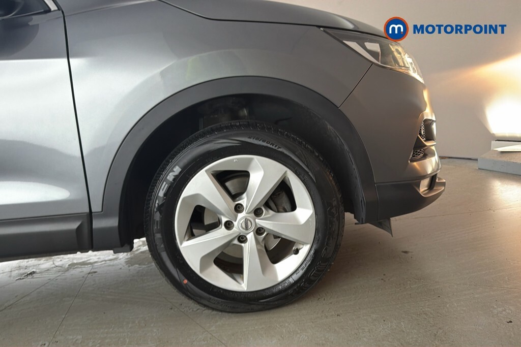 Nissan Qashqai Hatchback #44