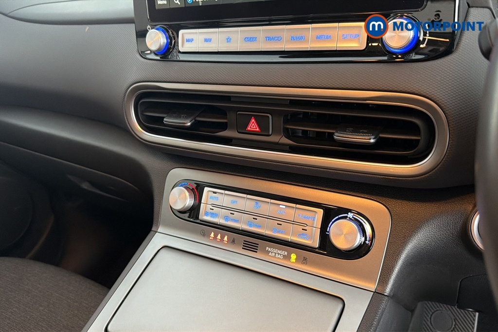 Hyundai Kona Premium White #19