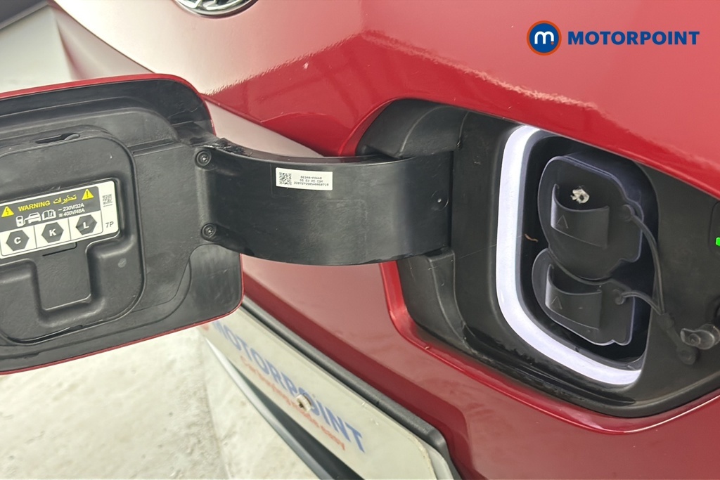 Hyundai Kona Premium White #34
