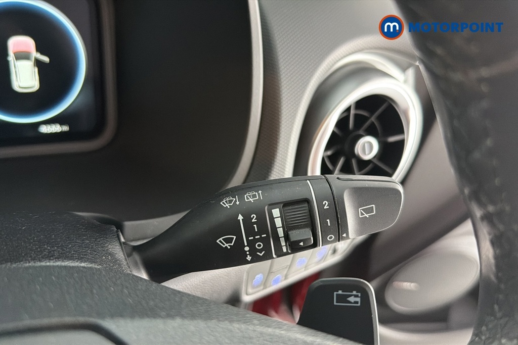 Hyundai Kona Premium White #14