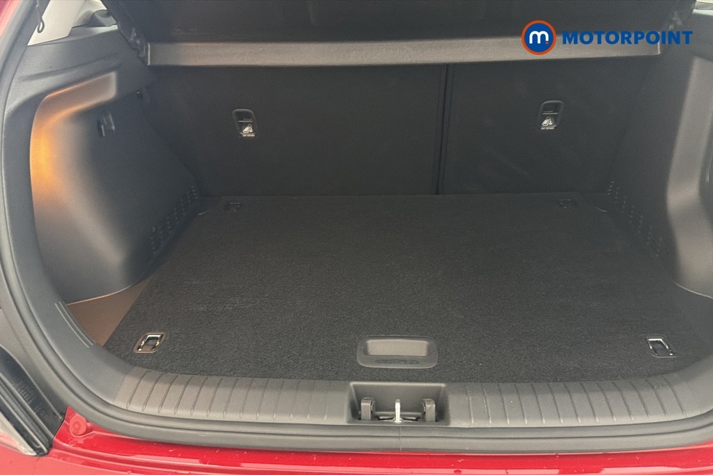 Hyundai Kona Premium White #29