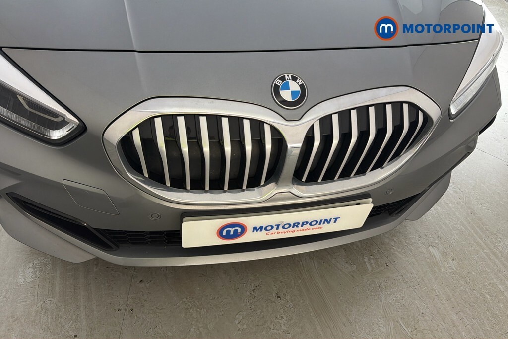 BMW 1 Series Sport White #42