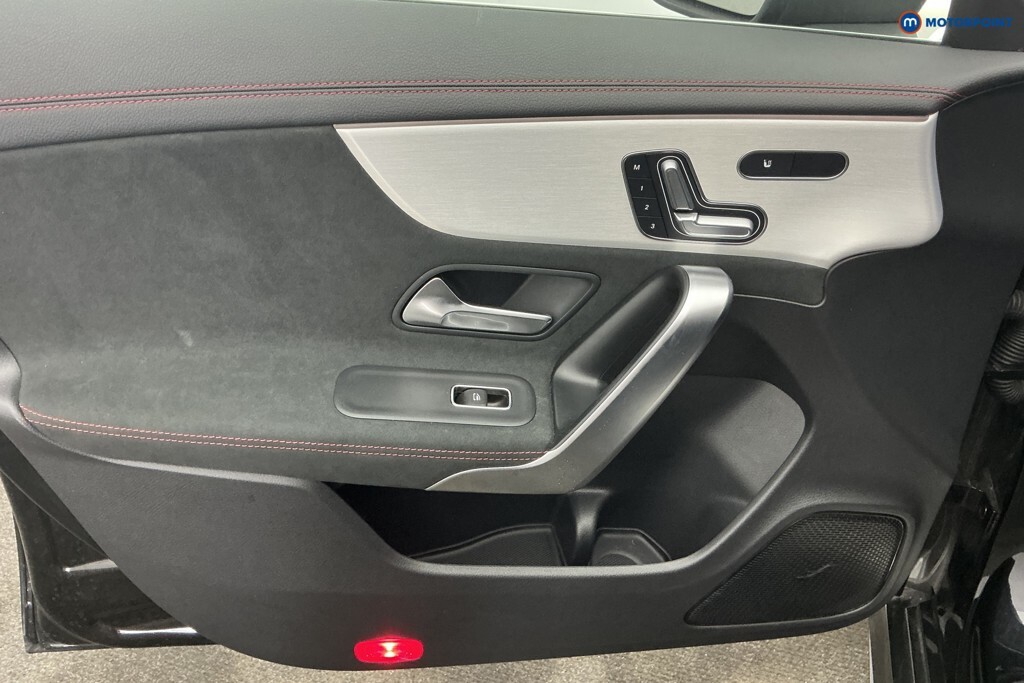 Mercedes-Benz CLA Class 180 Amg Line Premium Tip 2025 Black #24