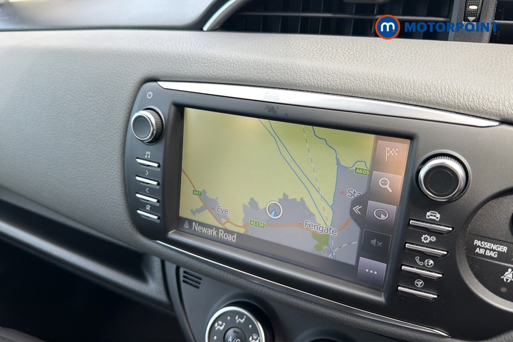 Toyota Yaris Active Grey #16