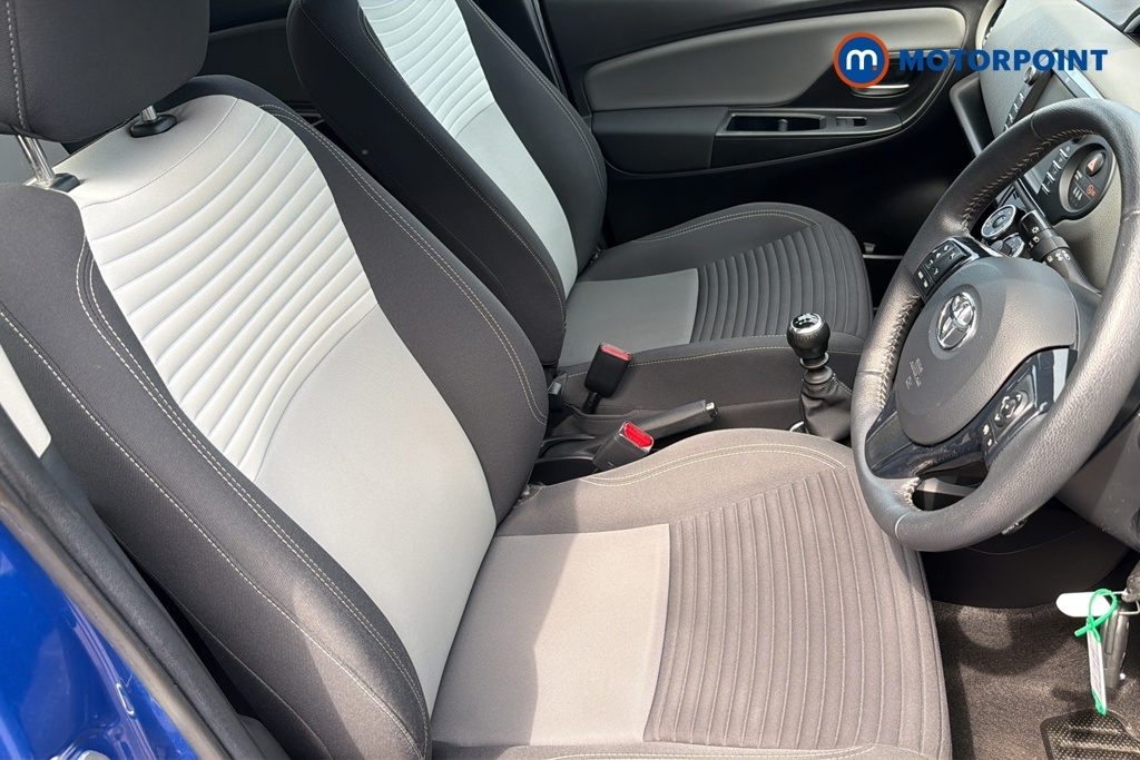 Toyota Yaris Active Grey #24