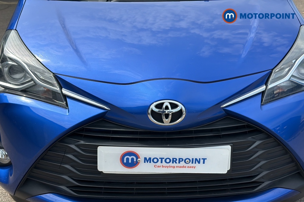 Toyota Yaris Active Grey #32