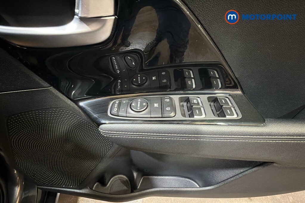Kia Niro 3 Black #17