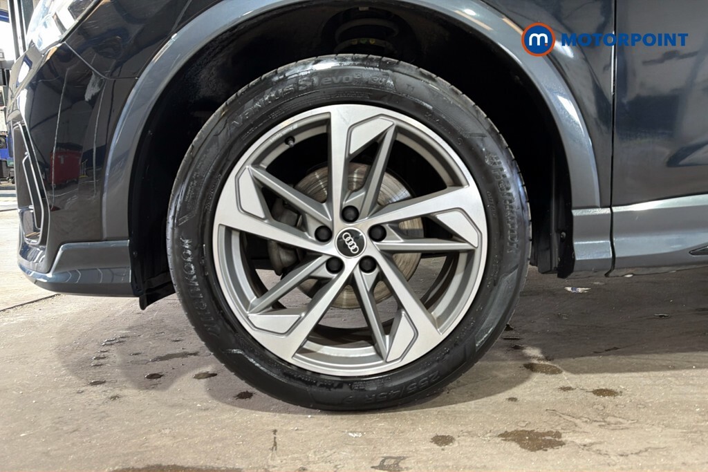 Audi Q3 Black Edition Black #47