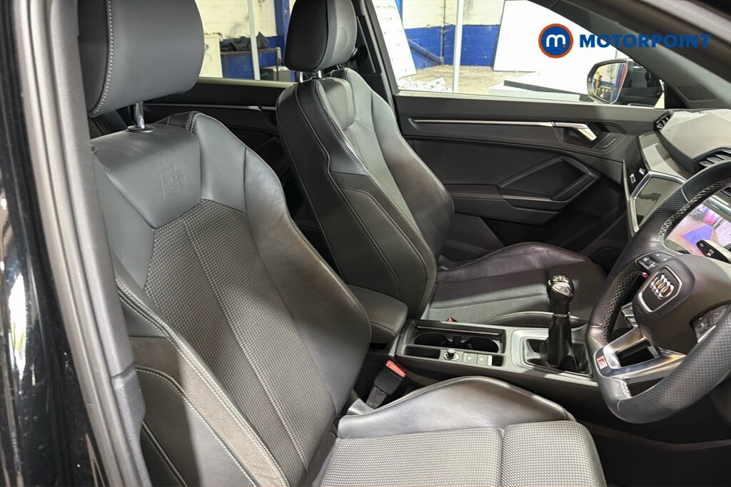 Audi Q3 Black Edition Black #30