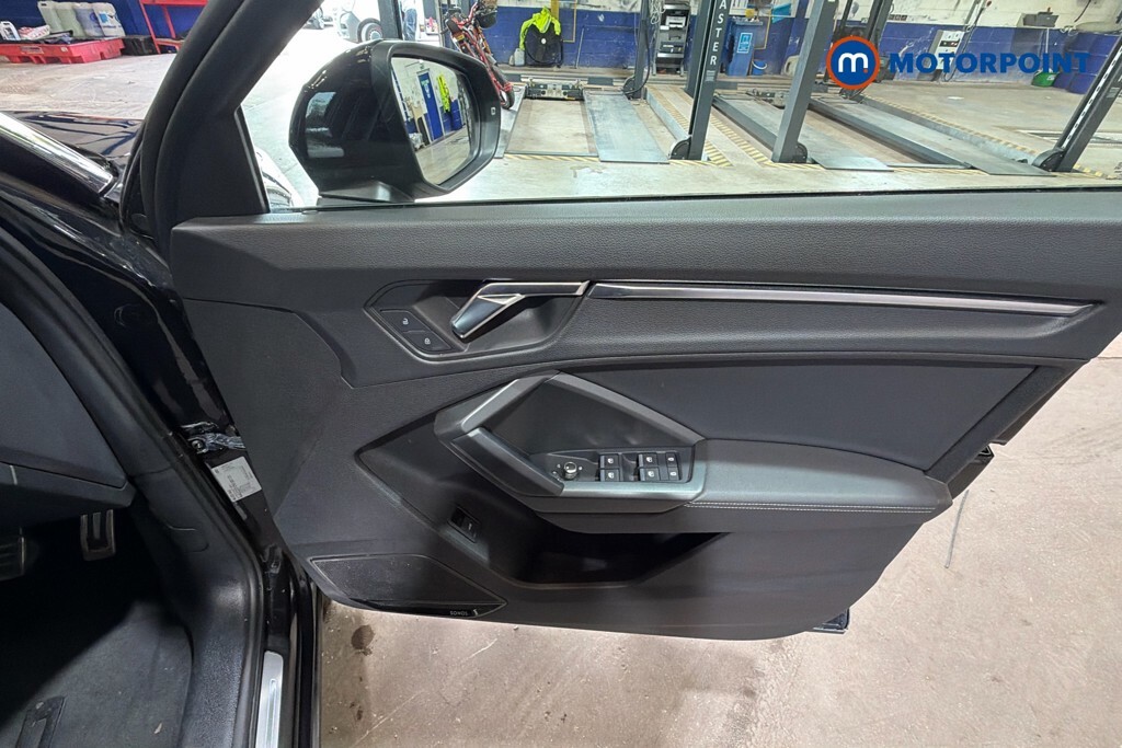 Audi Q3 Black Edition Black #27